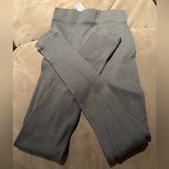 Zara ribbed seamless set - Picture 7 of 7